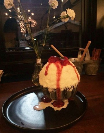 Strawberry Cheesecake Bingsu