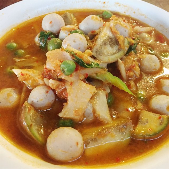 แกงป่าลูกชิ้นปลากราย