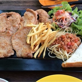 สเต็กบ้านย่า