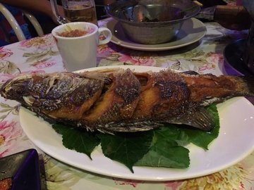 ปลากะพงราดน้ำปลา