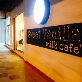 Sweet Vanilla Milk Cafe