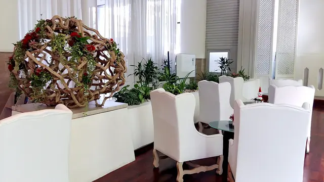 มุมด้านในไว้หลบแดด