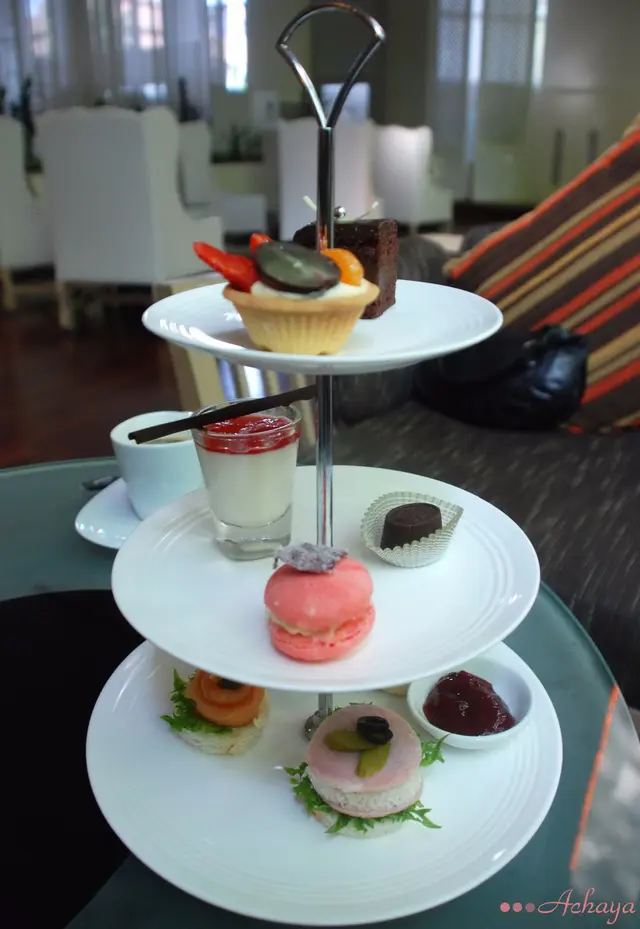 ในเซ็ทมีชา 1 กาให้ด้วยค่ะ