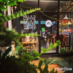 Chameleon Cafe (คาเมเลี่ยน คาเฟ่)