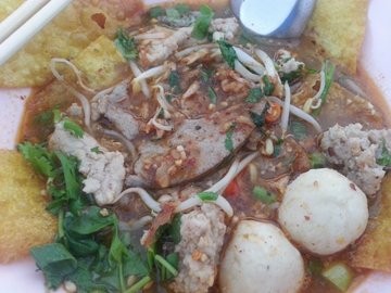 เกี๊ยวกรอบต้มยำ