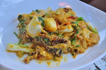 ปูนิ่มผัดผงกะหรี่