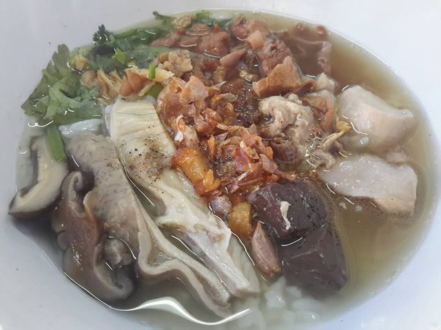 ไก่รวนหอมๆกับกระเพาะนุ่มๆ