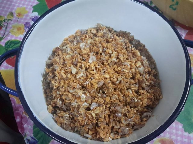 ใช้กระเทียมไทยสับเองไม่ใช้เครื่องปั่น เจียวกับน้ำมันหมู หอมอร่อย