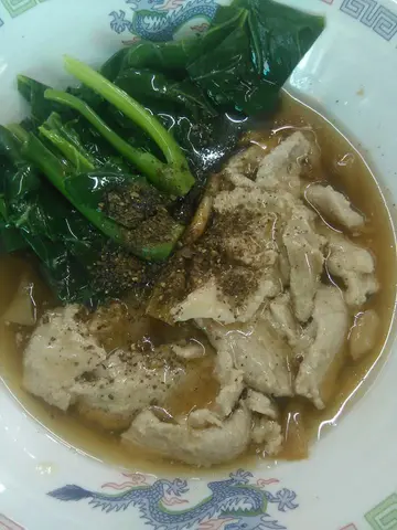 ราดหน้าหมูหมัก