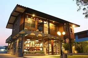 The Combine Cafe and Art Gallery