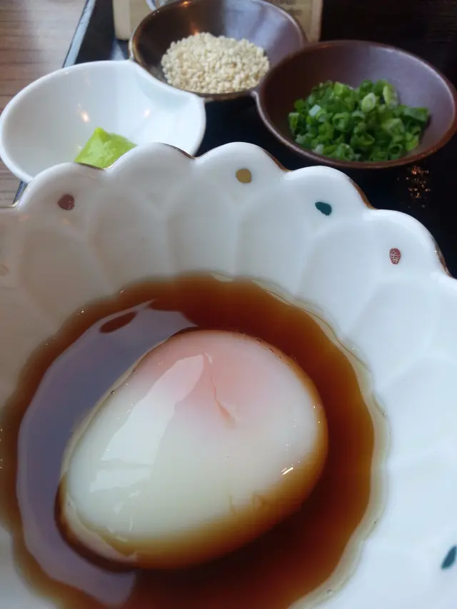 ไข่ออนเซ็นในเซ็ต คุโรบุตะ คัตสึมาบุชิ