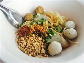 ก๋วยเตี๋ยวลูกชิ้นปลานายซ้ง