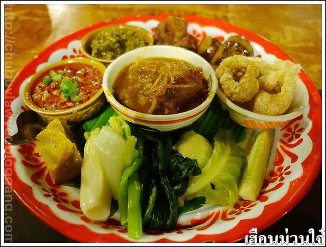 เมนูที่รวมอาหารเหนือจานเด่นไว้ทั้งหม