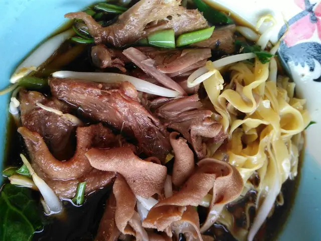 ใส้กรอบๆ