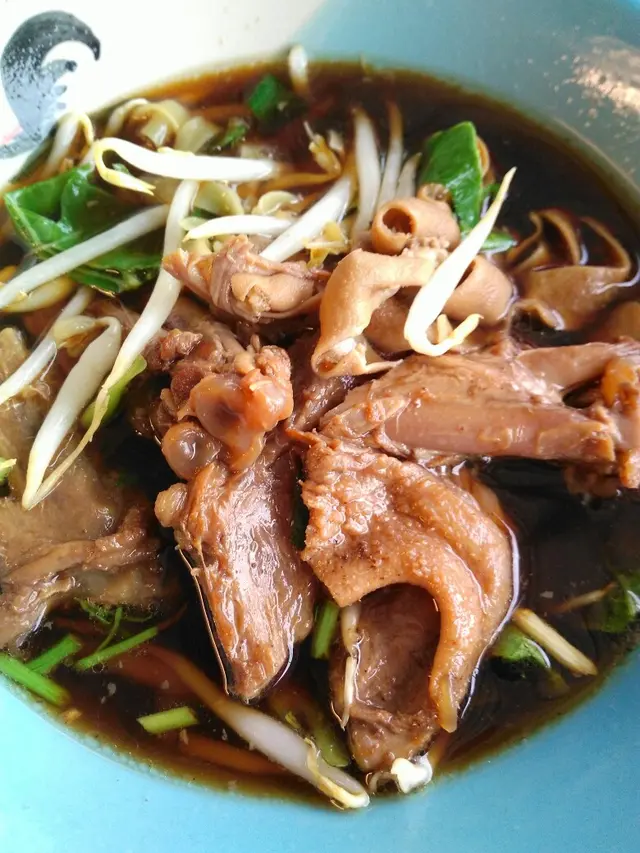 ปีกเปื่อยๆ