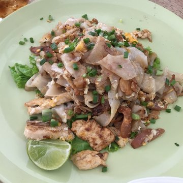 ก๋วยเตี๋ยวคั่วไก่