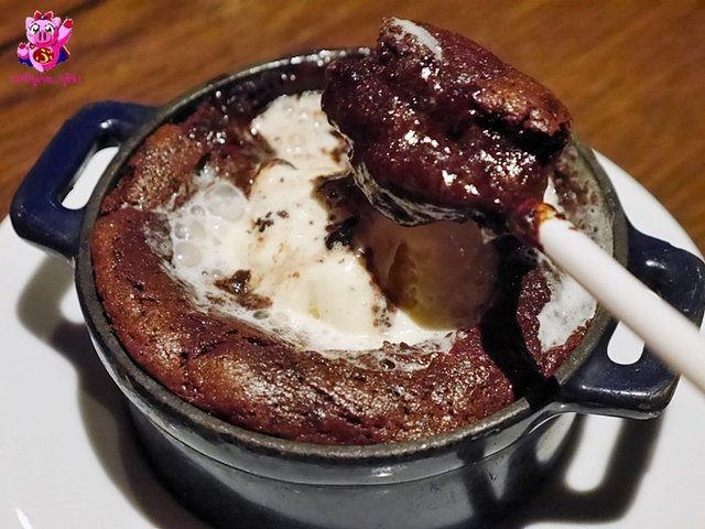 Warm Melt Chocolate Cake