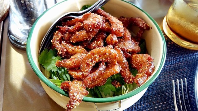 หมูคลุกฝุ่น