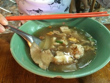 ก๋วยจั๊บเพิ่มหมูกรอบ