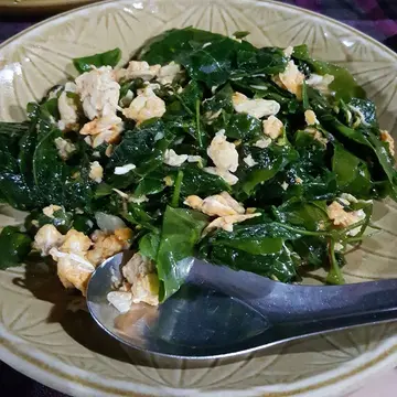 ใบเหมียงผัดไข่