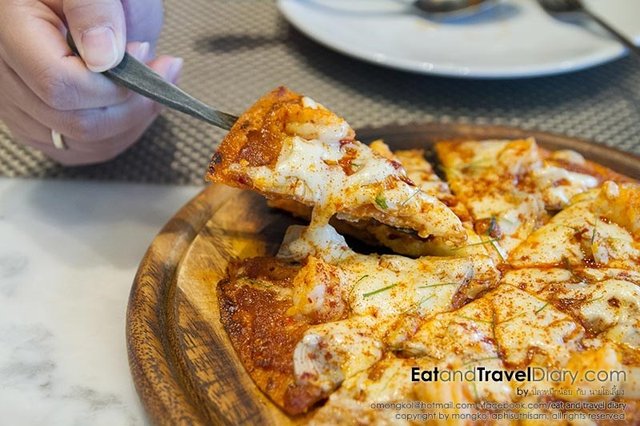 “Tom Yum Kung” Spicy Herbal with Prawn & Mushroom