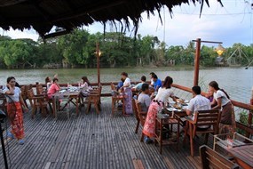 Bang Charm Restaurant