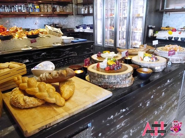 ไลน์บุฟเฟต์มุมชีส+โคลด์คัท+สโมคแซลมอน