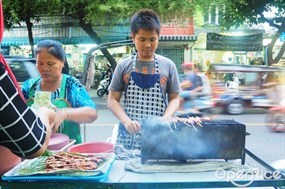 หมูปิ้งหน้าตลาดกิตติ