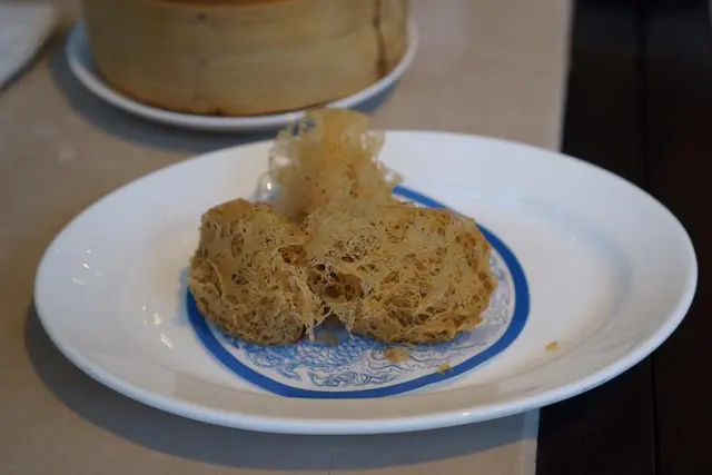 เผือกทอดหมูแดง