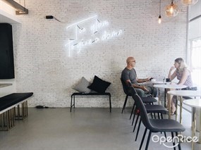 Cloudnine Nail Bar & Cafe