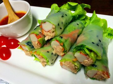 Salad Roll ปูอัดทูน่าลุยสวน