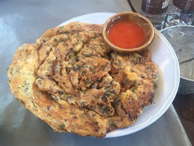 ไข่เจียวลาบเมือง