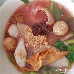ก๋วยเตี๋ยว ต.รุ่งโรจน์ ลูกชิ้นปลา