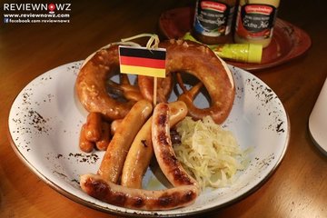 Brezeln, Bratwurst Sauerkraut