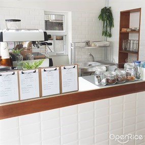 Ploy's Cafe