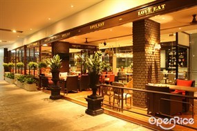เลิฟ อีท บิสโทร