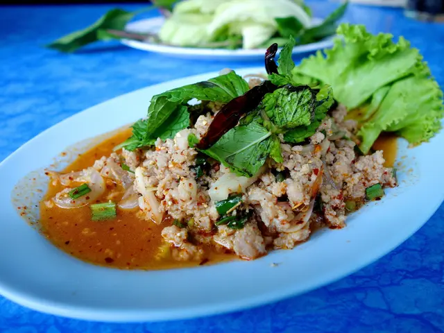 จานนี้รสจะจัดขึ้นมานิดนึงครับ  แต่ไม่ถึงกับเผ็ด  ออกเปรี้ยวนำมากกว่า  