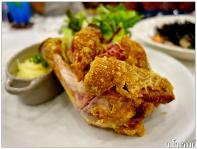 จานนี้จำราคาไม่ได้ครับ แต่ไม่เลี่ยน แถมกรอบนอก นุ่มใน อร่อยมากๆ