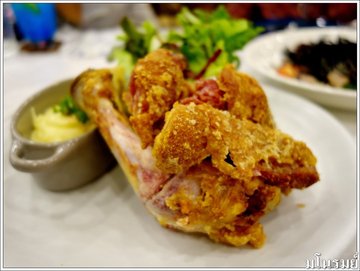 ขาหมูเยอรมันทอดกรอบ