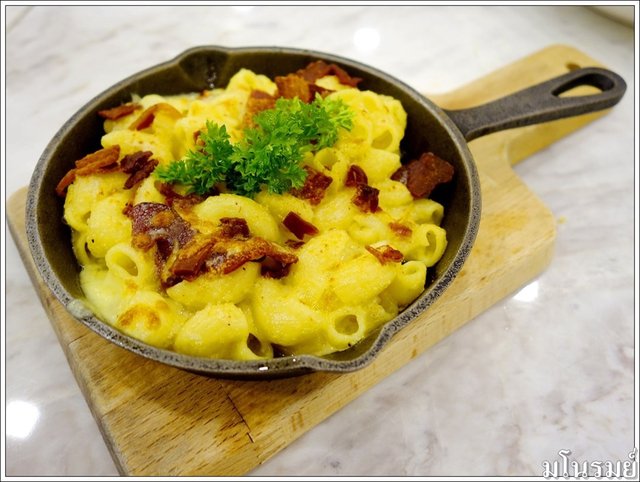 จานนี้น่าจะถูกใจเด็กๆที่ชอบชีสนะครับ ชีสยืดมากๆ