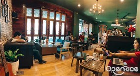 Cafe' Precious Space Time