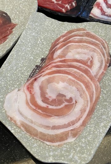 พรีเมียมเบคอนคูโรบูตะ 