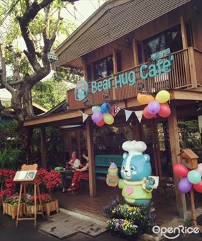 Bear Hug Cafe
