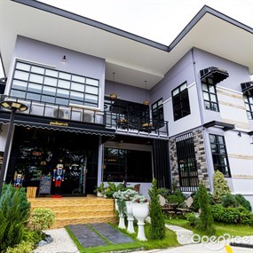 คุณเอียดชาววัง & ANYA Cafe