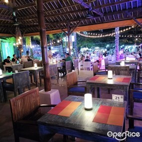 Coco Beach Restaurants