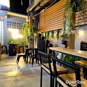 The Urban Deck Cafe I Bistro I Bar