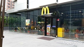 McDonald's (แมคโดนัลด์)