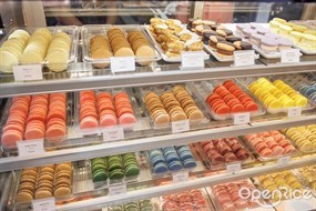 La Lune Macaron & Pastries