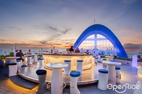 CRU Champagne Bar