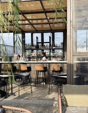 Barglory Rooftop Bar (บาร์กลอรี่)